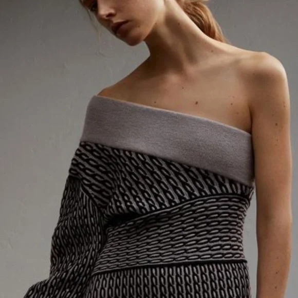 NWT BURBERRY gray black cable knit one shoulder asymmetrical sweater size XL